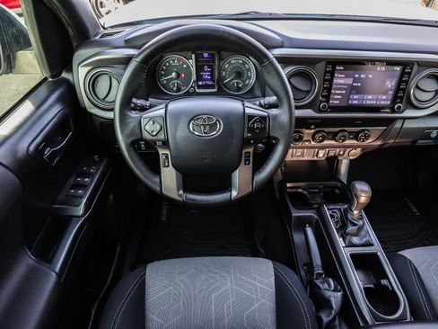 Used 2020 Toyota Tacoma TRD Sport image 21