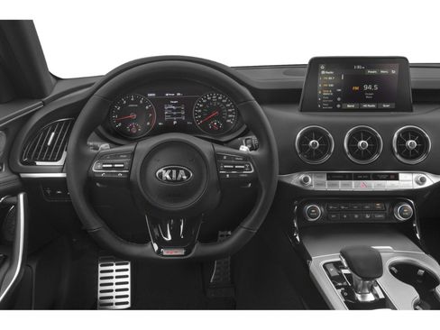 Used 2018 Kia Stinger GT2 image 4