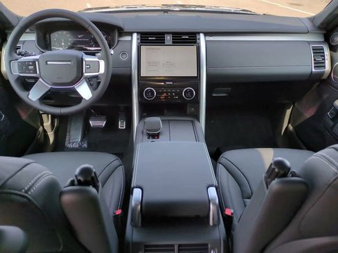 New 2025 Land Rover Discovery Dynamic SE image 15