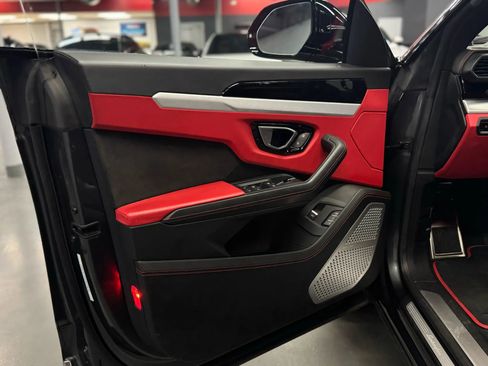 Used 2019 Lamborghini Urus Sport Utility 4D image 11