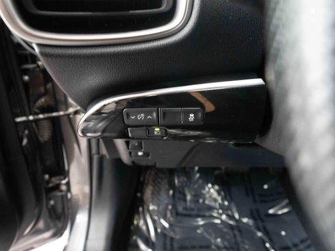 Used 2020 Toyota Prius Prime XLE FWD image 11