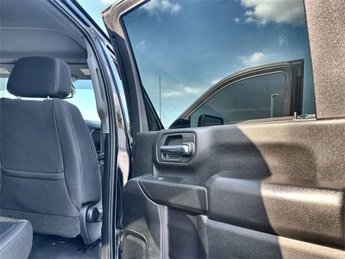 Used 2022 Chevrolet Silverado 2500 Custom w/ Custom Value Package image 33