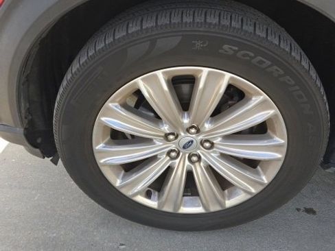 Used 2020 Ford Explorer Limited image 9