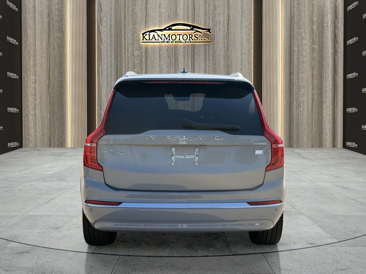 Used 2024 Volvo XC90 T8 Plus w/ Protection Package Premier AWD/4WD image 6