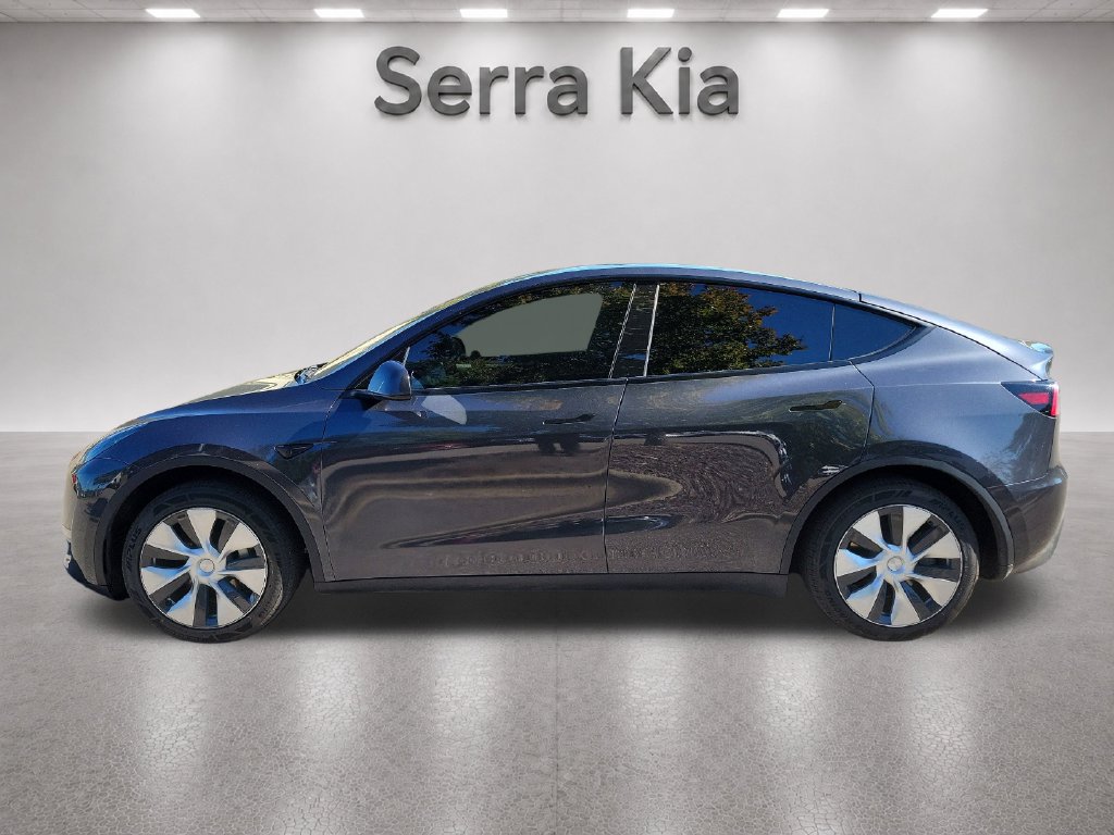 Used 2024 Tesla Model Y 2WD image 2