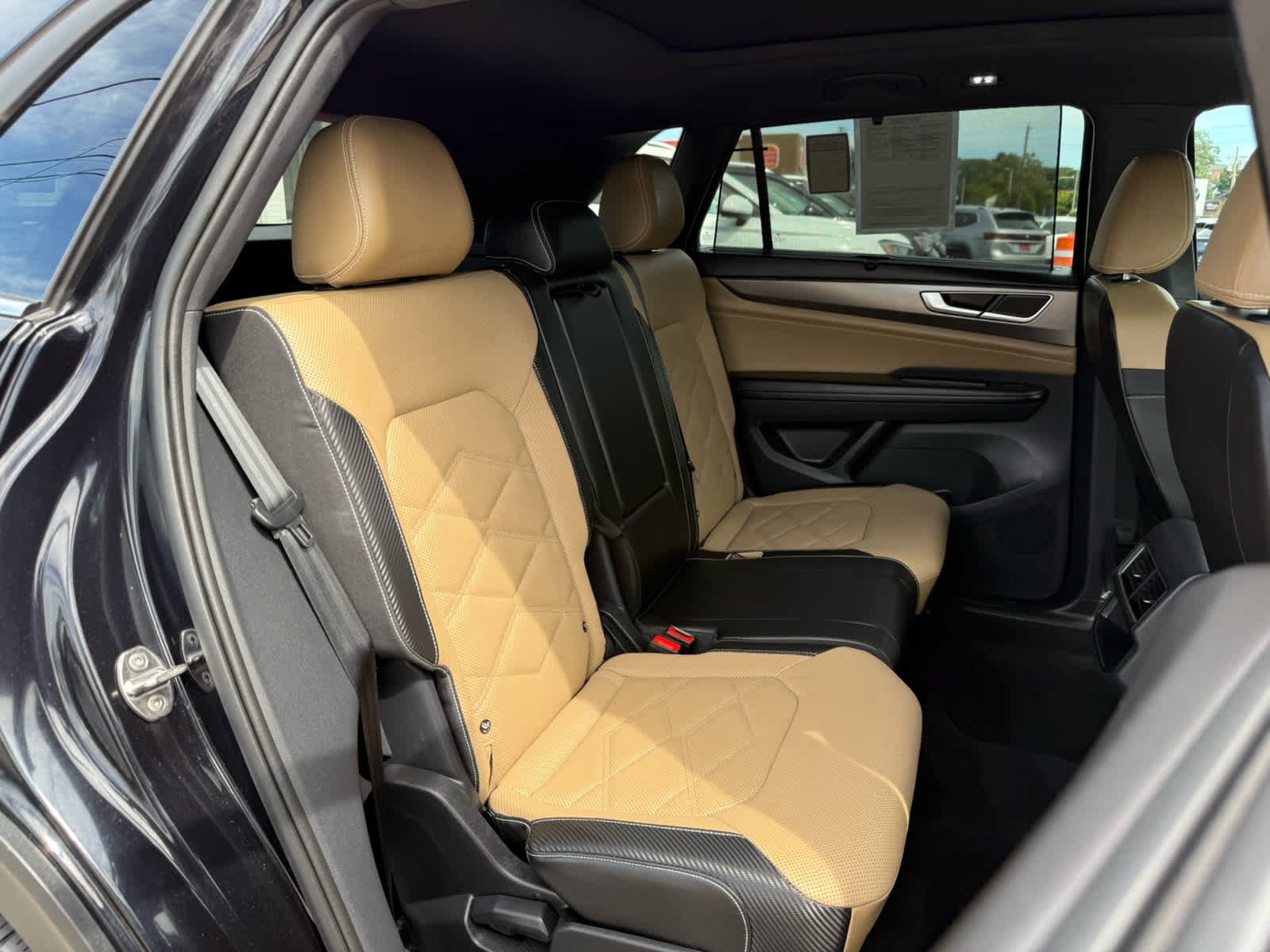Used 2024 Volkswagen Atlas Cross Sport SE w/ Panoramic Sunroof Package AWD/4WD image 12