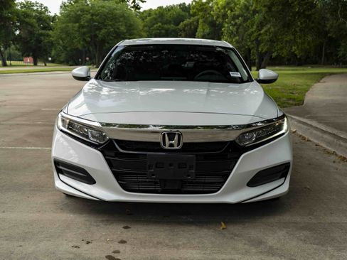 Used 2018 Honda Accord LX image 3