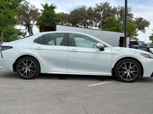 Certified 2024 Toyota Camry SE image 4