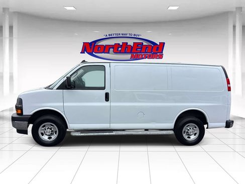 Used 2024 Chevrolet Express 2500 w/ Driver Convenience Package RWD image 6
