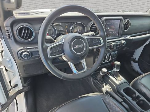 Used 2023 Jeep Gladiator Overland AWD/4WD image 15