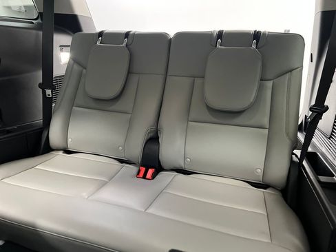 Used 2025 Ford Explorer Active w/ Active Comfort Package image 34