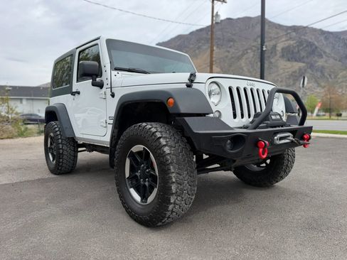 Used 2018 Jeep Wrangler Sport AWD/4WD image 34