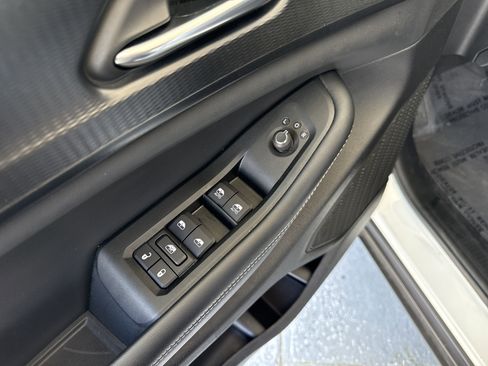 Used 2024 Jeep Grand Cherokee Altitude image 14