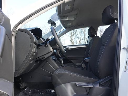Used 2022 Volkswagen Tiguan S image 29