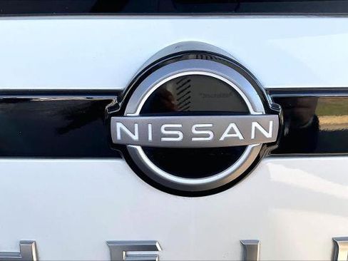 Certified 2024 Nissan Pathfinder SV image 29