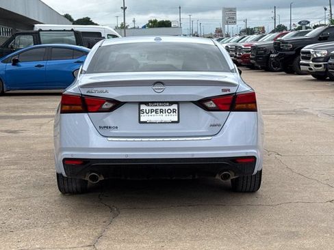 Used 2023 Nissan Altima 2.5 SR w/ SR Premium Package AWD/4WD image 4
