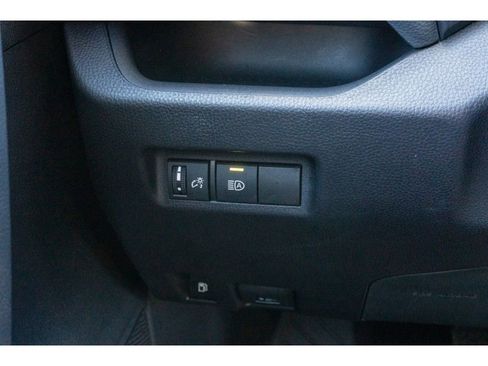 Used 2025 Toyota RAV4 XLE image 27