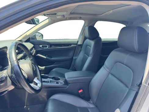 Used 2024 Honda Civic Touring image 9