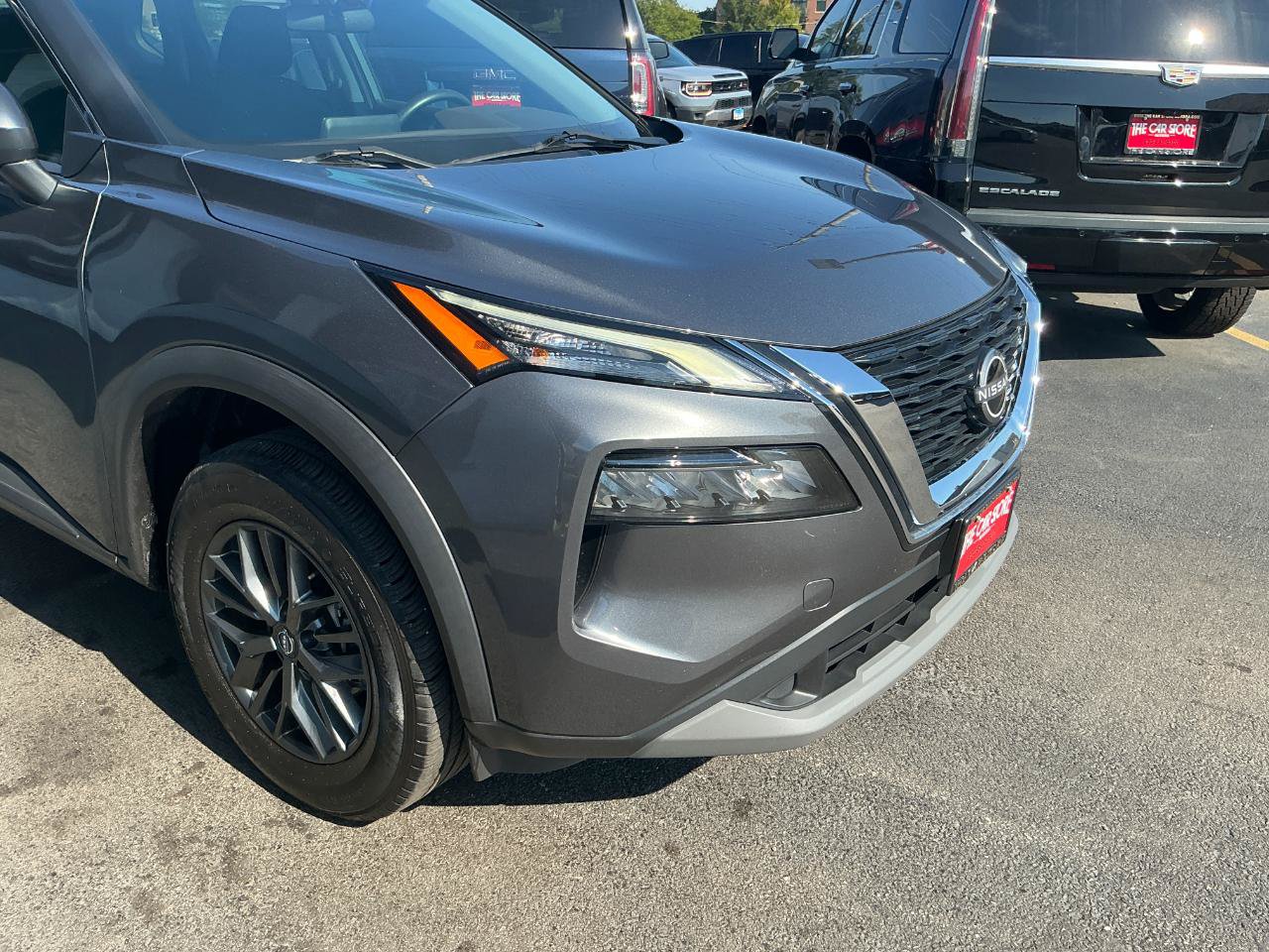 Used 2023 Nissan Rogue S AWD/4WD image 24