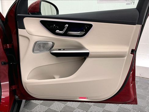 Certified 2024 Mercedes-Benz GLC 300 image 25