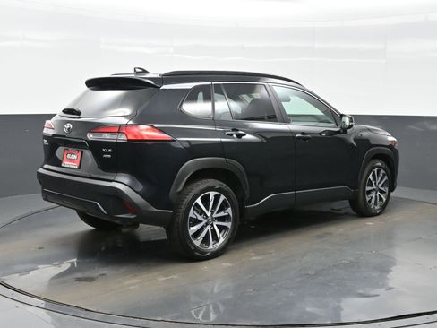Used 2025 Toyota Corolla Cross XLE AWD/4WD image 6