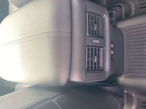 Used 2019 Toyota RAV4 XSE w/ XSE Weather Package AWD/4WD image 13