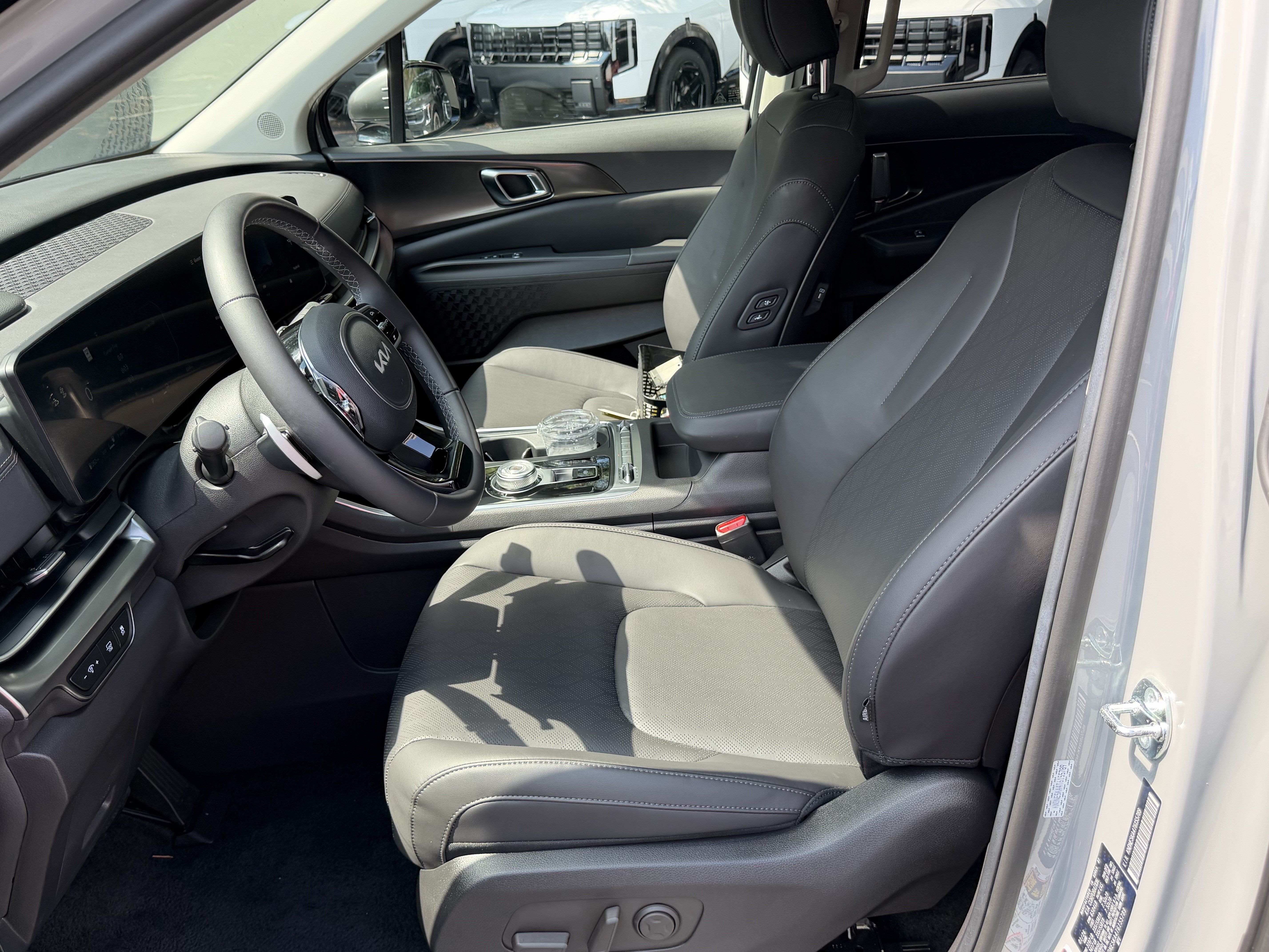 Certified 2026 Kia Carnival SX FWD image 9