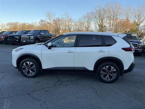 Used 2023 Nissan Rogue SV image 8