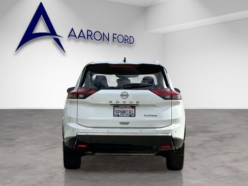 Used 2024 Nissan Rogue Platinum FWD image 5