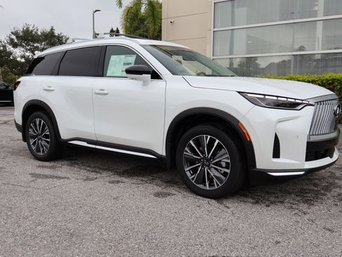 Certified 2026 INFINITI QX60 Luxe w/ Family Package image 8