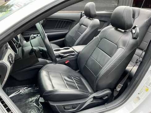 Used 2021 Ford Mustang Premium image 18