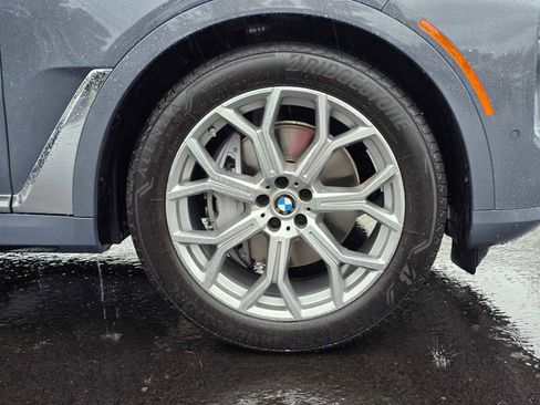 Used 2025 BMW X7 xDrive40i w/ Premium Package image 9