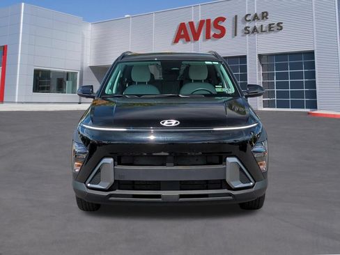 Used 2025 Hyundai Kona SEL FWD image 2