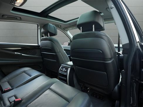 Used 2016 BMW 535i Gran Turismo xDrive image 29