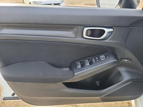 Used 2023 Honda Civic Sport image 9