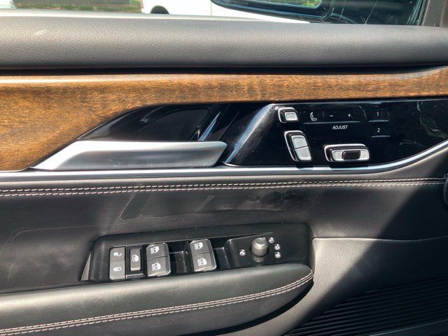 Used 2025 Jeep Grand Wagoneer 4WD w/ 8-Passenger Seating Package image 16