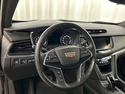 Used 2024 Cadillac XT5 Premium Luxury w/ Technology Package AWD/4WD image 8