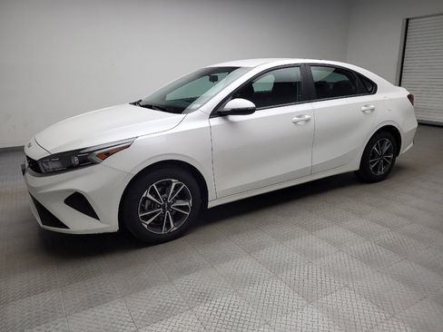 Used 2024 Kia Forte LXS w/ LXS Technology Package FWD image 2