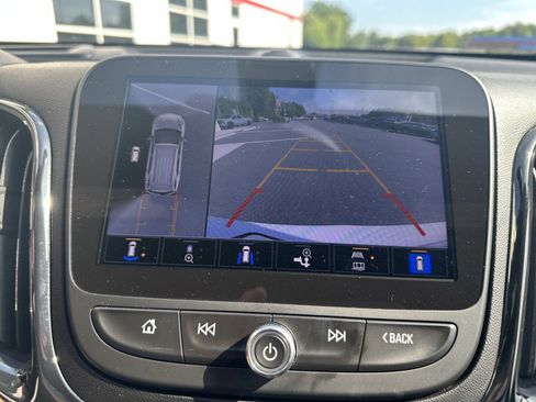 Used 2022 Chevrolet Equinox RS w/ RS Leather Package FWD image 17