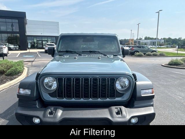 Used 2025 Jeep Wrangler Sport AWD/4WD image 4