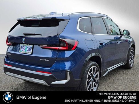Used 2025 BMW X1 xDrive28i w/ Technology Package AWD/4WD image 4