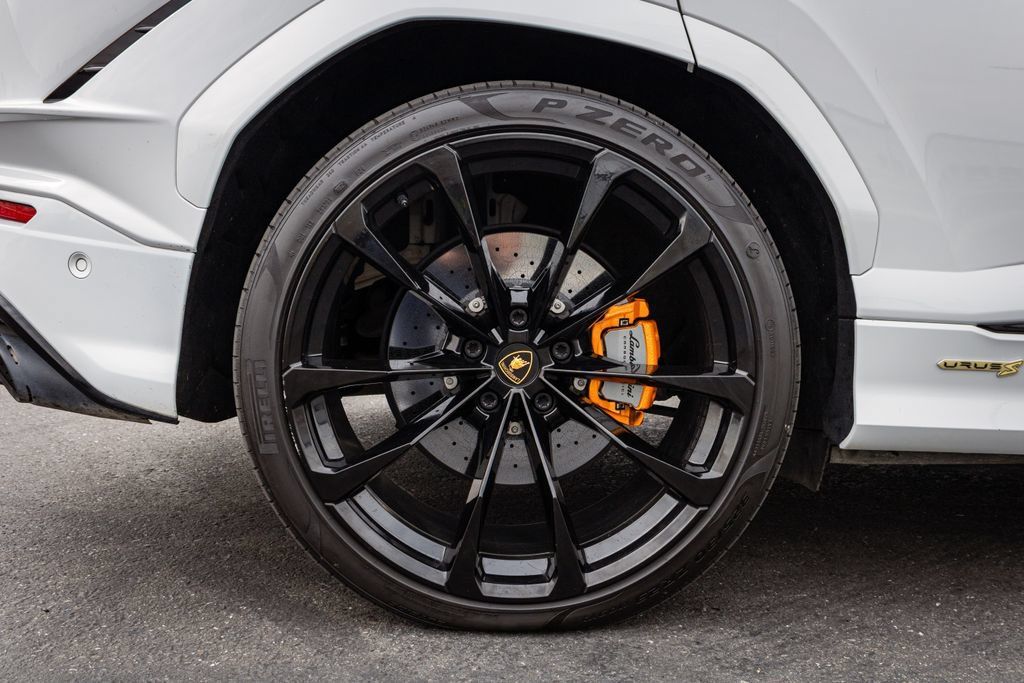 Used 2023 Lamborghini Urus S AWD/4WD image 35