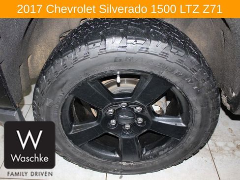 Used 2017 Chevrolet Silverado 1500 LTZ Z71 w/ Realtree Edition image 10