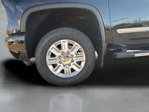 Used 2025 Chevrolet Silverado 2500 High Country w/ High Country Premium Package AWD/4WD image 23