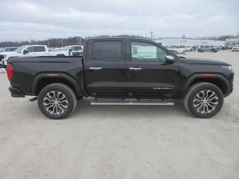 New 2026 GMC Canyon Denali image 3