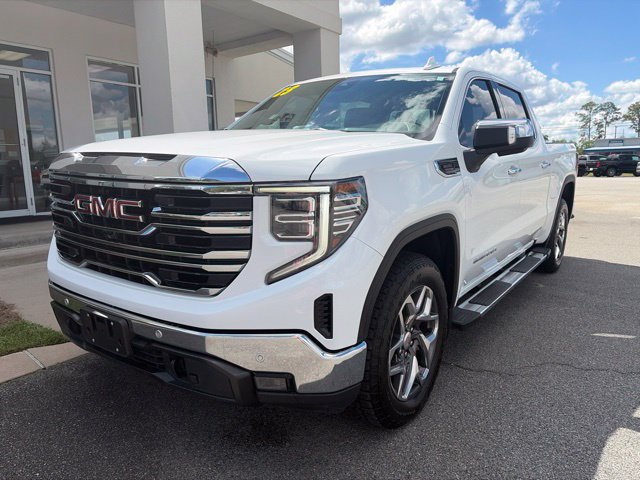 Used 2023 GMC Sierra 1500 SLT w/ SLT Premium Plus Package AWD/4WD image 2