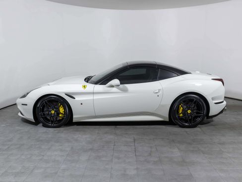 Certified 2016 Ferrari California T image 14
