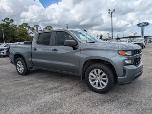 Used 2021 Chevrolet Silverado 1500 Custom AWD/4WD image 2