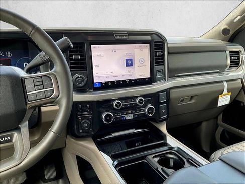 Used 2025 Ford F350 Platinum w/ Platinum Plus Package AWD/4WD image 8