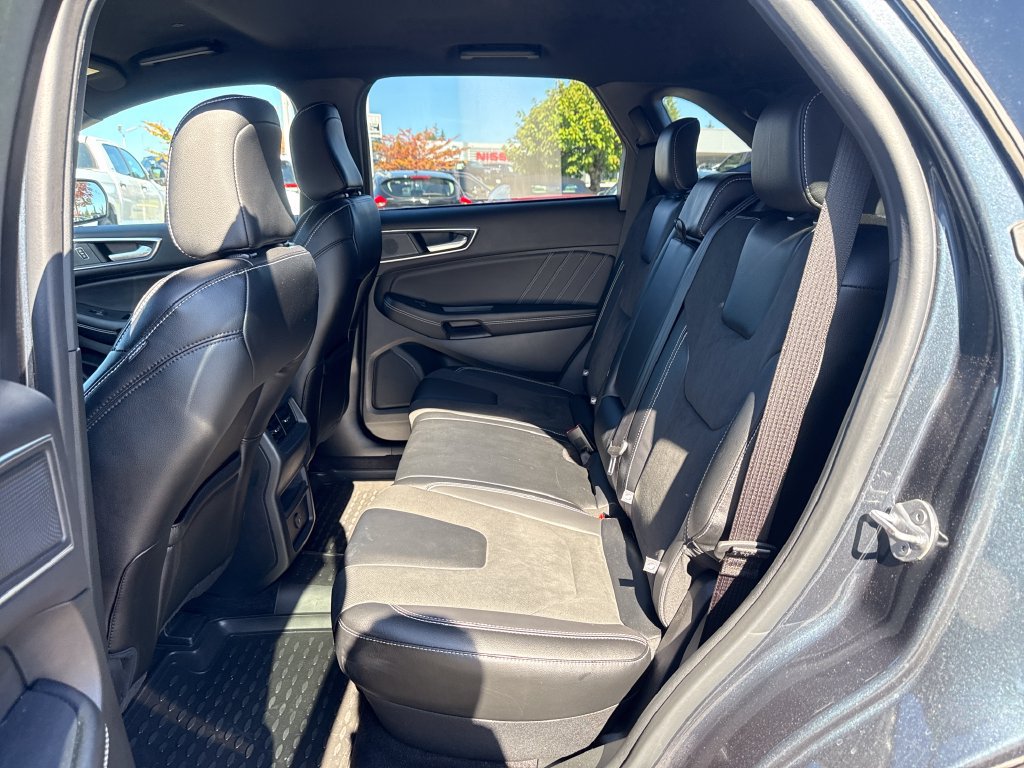 Used 2022 Ford Edge ST AWD/4WD image 9